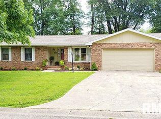 304 Cherry Hill Dr, Mount Carmel, IL 62863