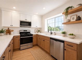 5775 Ballinger Dr, Las Vegas, NV 89142