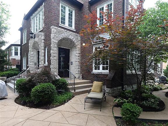 2nd image of 7574 York Dr
