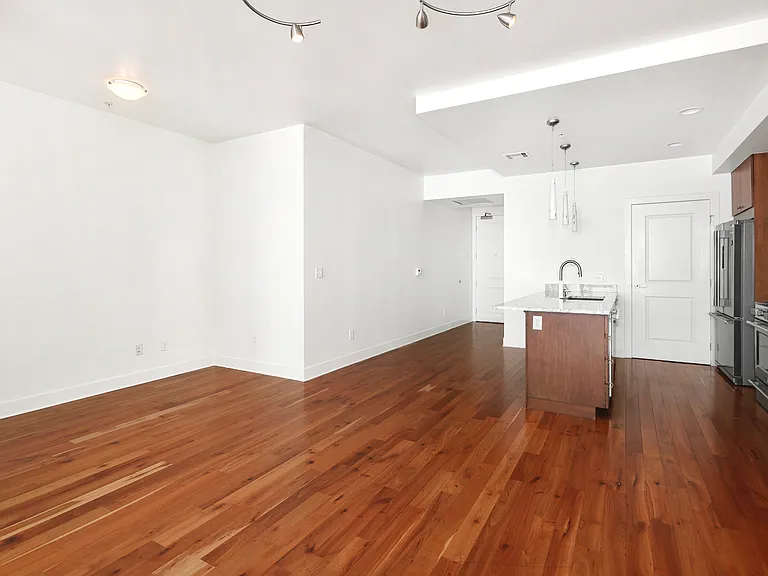 2001 Lincoln St #1924 — Photo 14