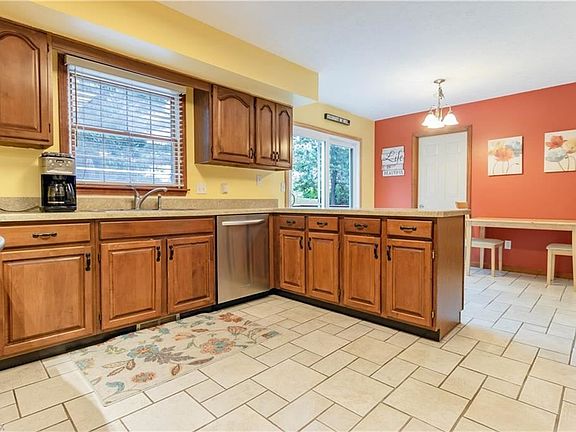 5th image of 8025 Hackberry Dr