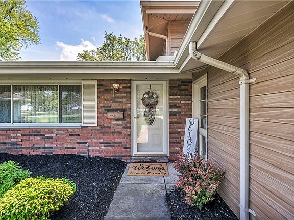 3rd image of 25017 Randall Dr