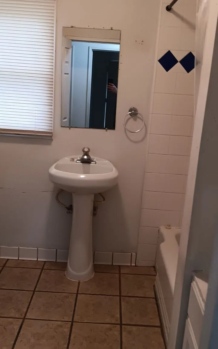 2 bed, 900 sqft, $1,350 — Photo 3