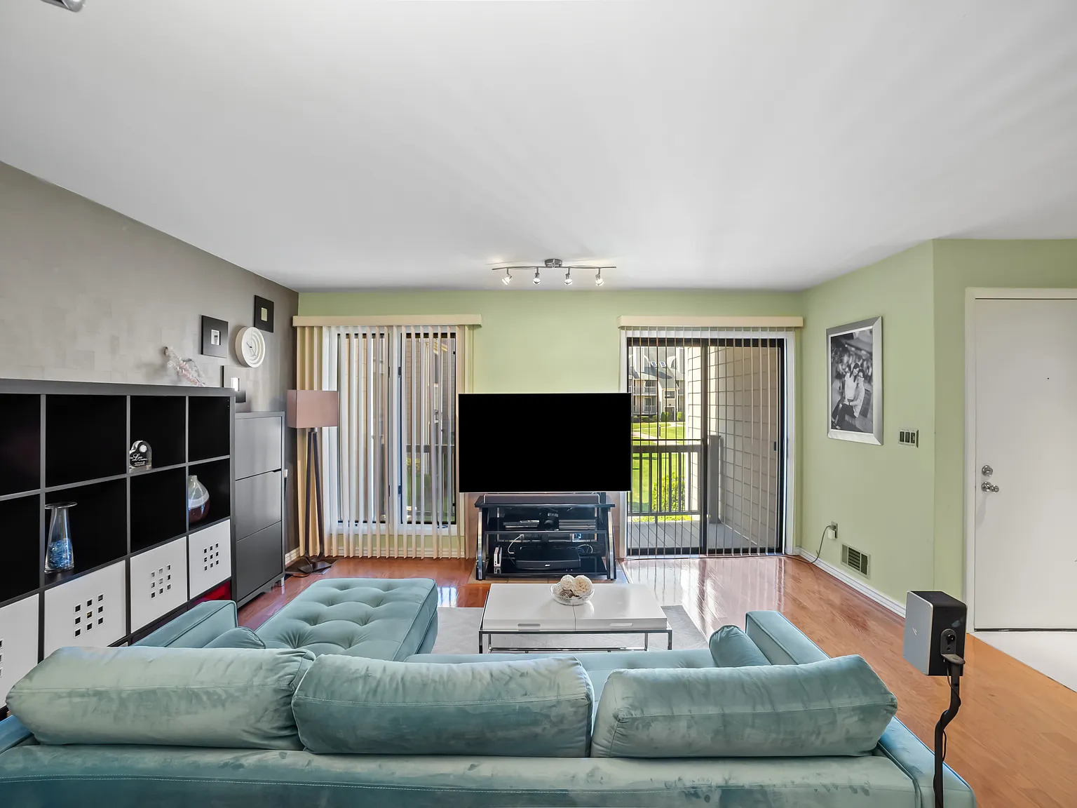 2 bed, 1116 sqft, $2,900 — Photo 3