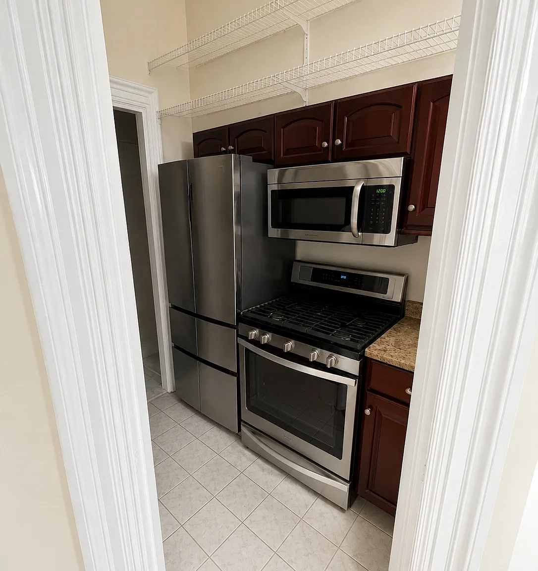 1 bed, 1.0 bath, 850 sqft, $2,950 — Photo 2