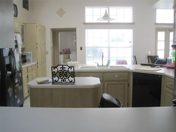 2nd image of 947 Shriver Cir