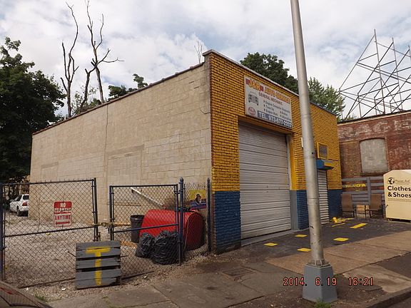 2nd image of 116 Eaton Pl