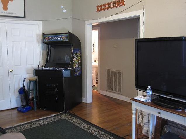 2nd image of 313 W 37th St