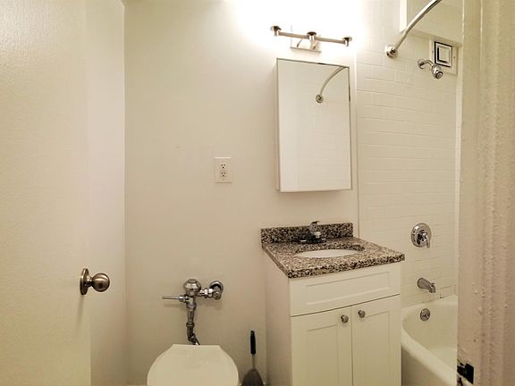 5th image of 14128 84th Dr APT 4C