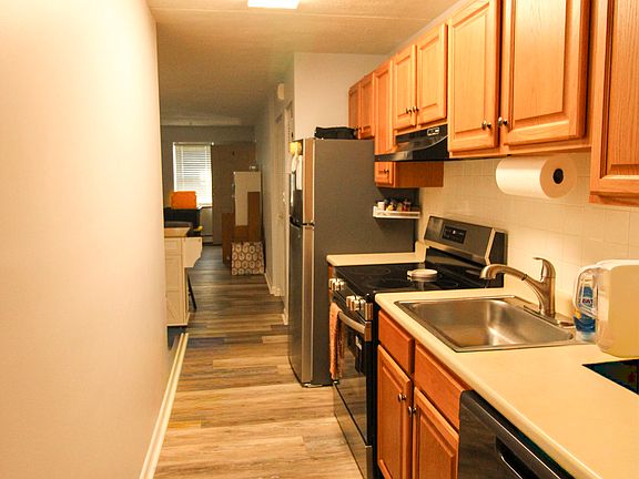 4th image of 125 Overland Rd APT 1