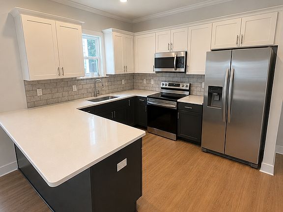 3rd image of 1000 Linwood Ave