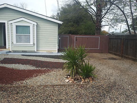 driveway fence to backyard