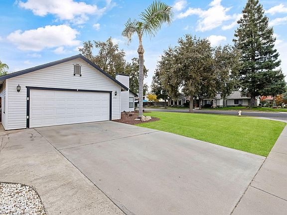 4th image of 2505 E Four Creeks Court