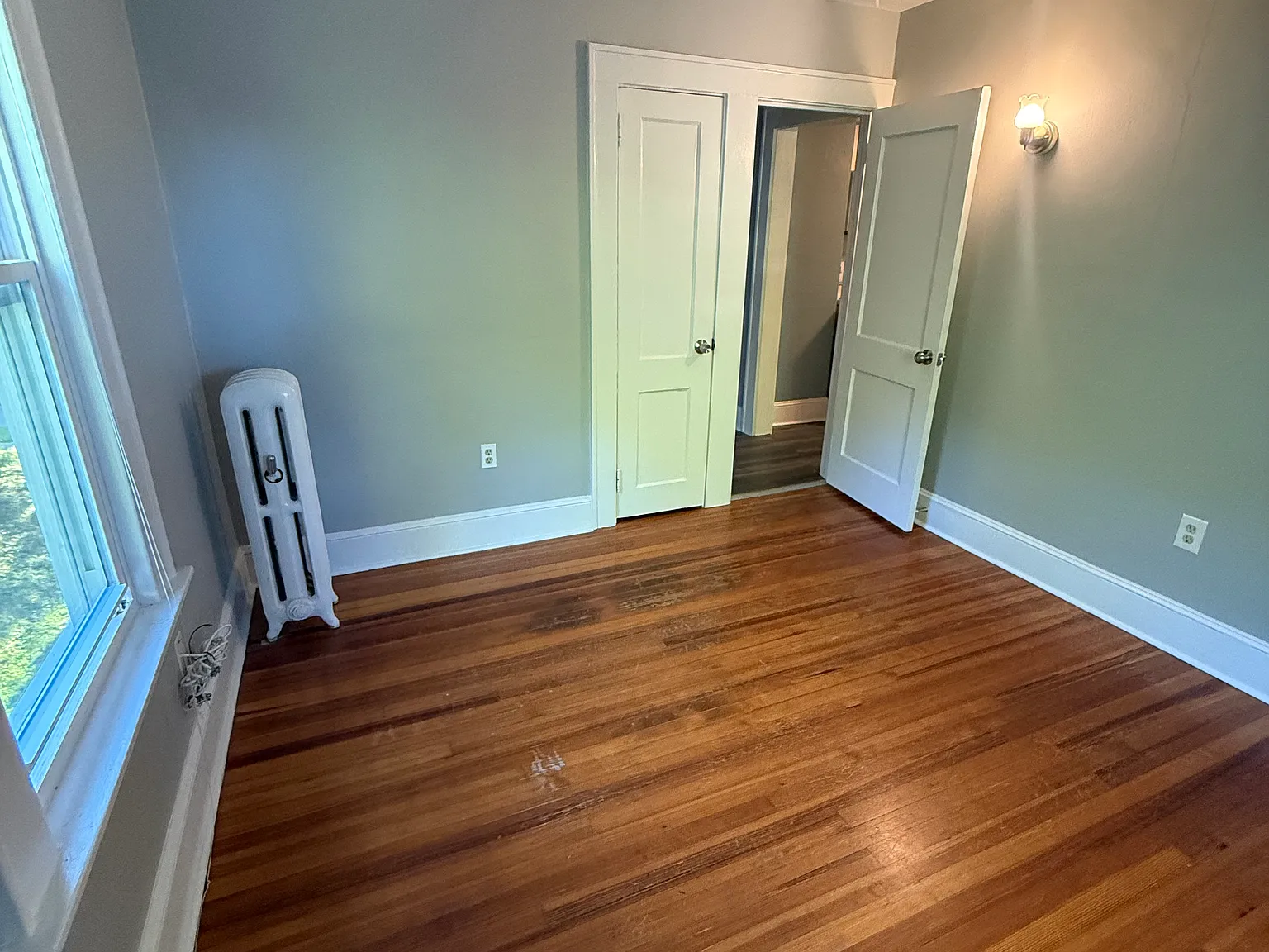 2 bed, 950 sqft, $1,600 — Photo 3