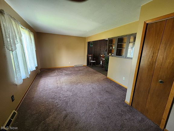 3rd image of 34152 Oak Knoll Ave