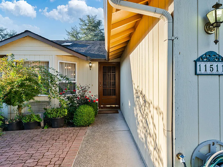 11511 NE 14th St — Photo 18