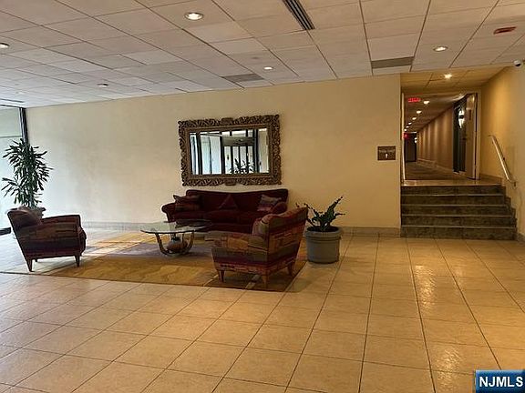2nd image of 1055 River Rd APT 501