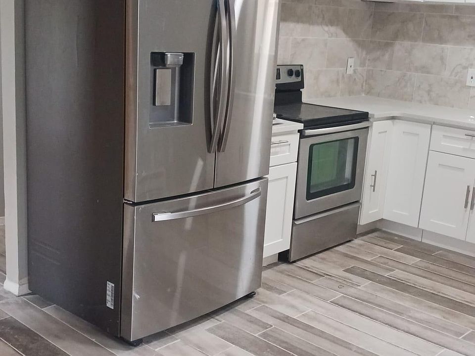 1st image of 208B Diana Dr