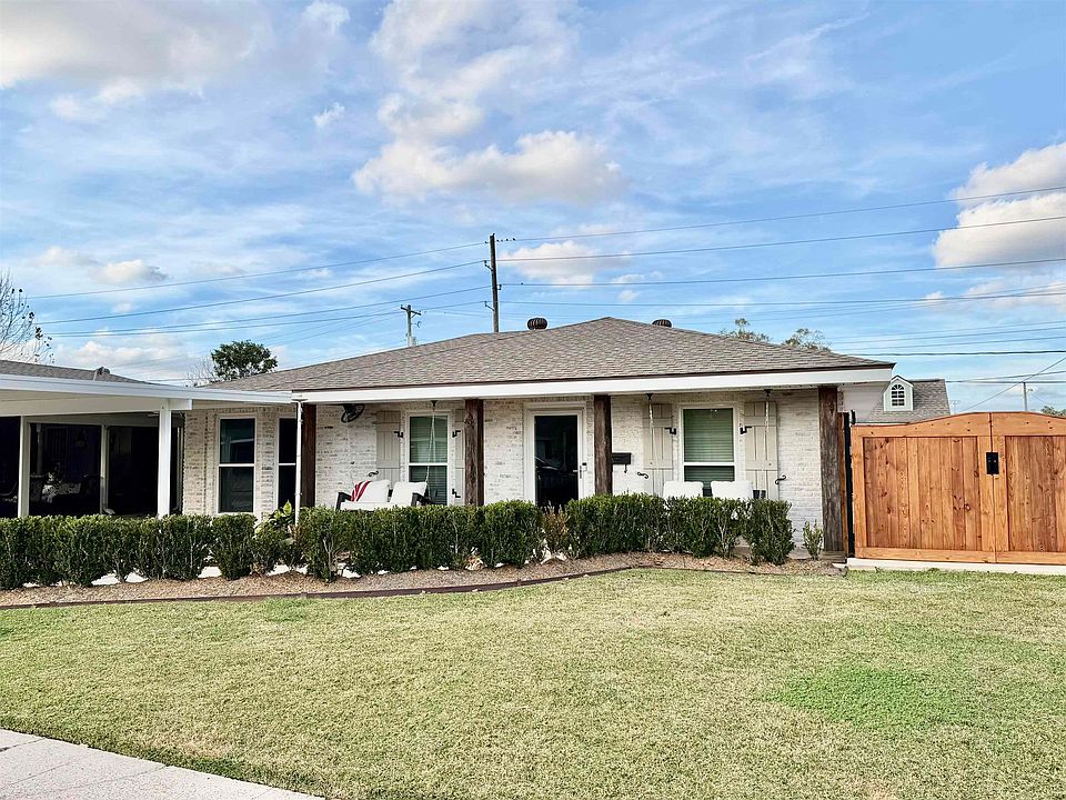1st image of 605 Douglas Dr