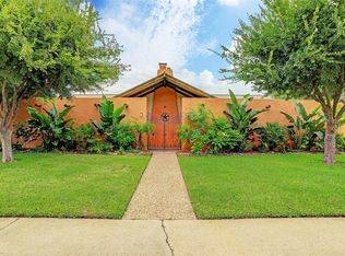 6 E Dansby Dr, Galveston, TX 77551