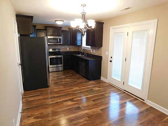 3rd image of 728 Backwind Ln