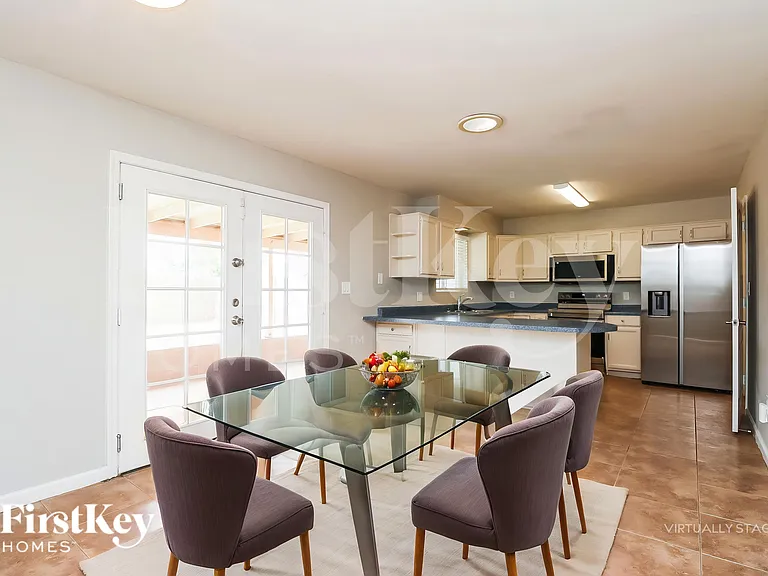 425 E Julie Dr — Photo 7