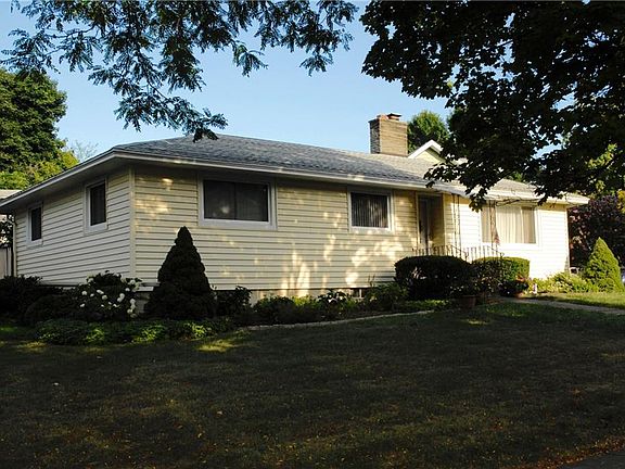 4th image of 401 Plymouth Dr