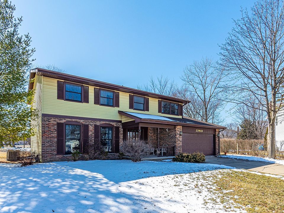 1st image of 23W411 Woodcrest Ct W