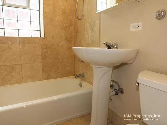 4th image of 1210 W Waveland Ave #Wv2