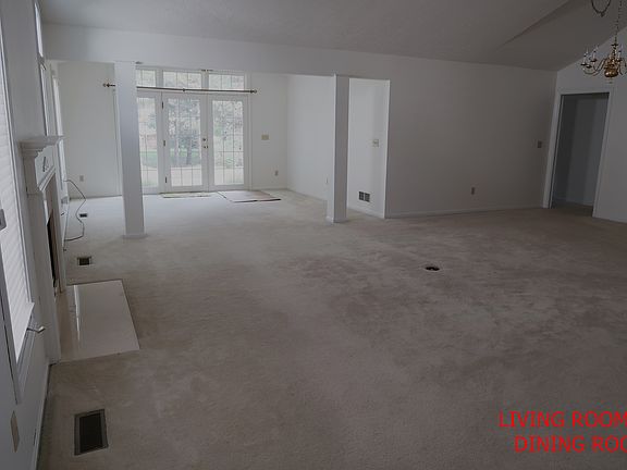 5th image of 22392 Woodfield Trl