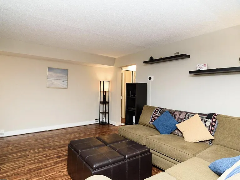5909 Tamar Dr #4 — Photo 2