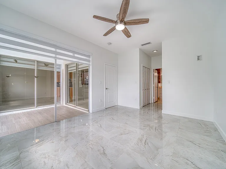 15950 SW 71st Ter — Photo 11