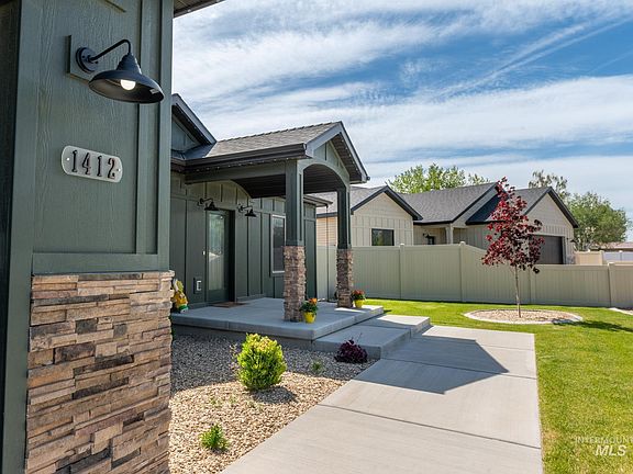 2nd image of 1412 Quartz Dr