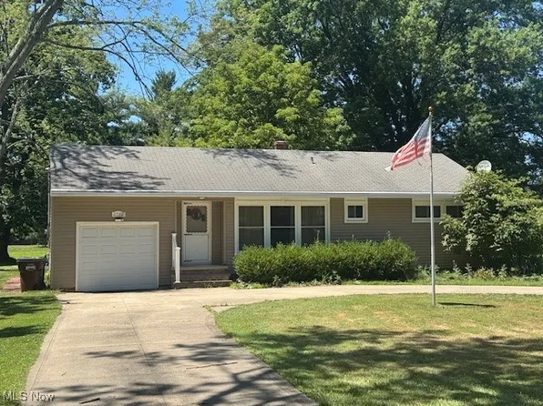 2730 Columbia Rd, Westlake, OH 44145