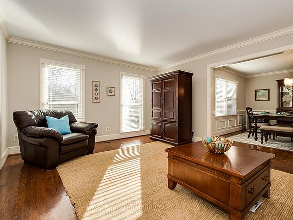 4th image of 2840 Winding Oak Dr