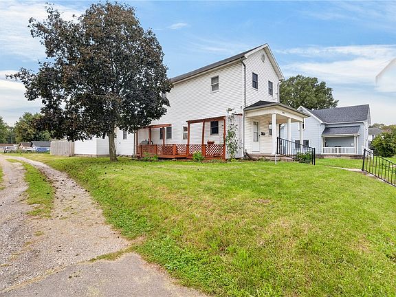 4th image of 601 Young St