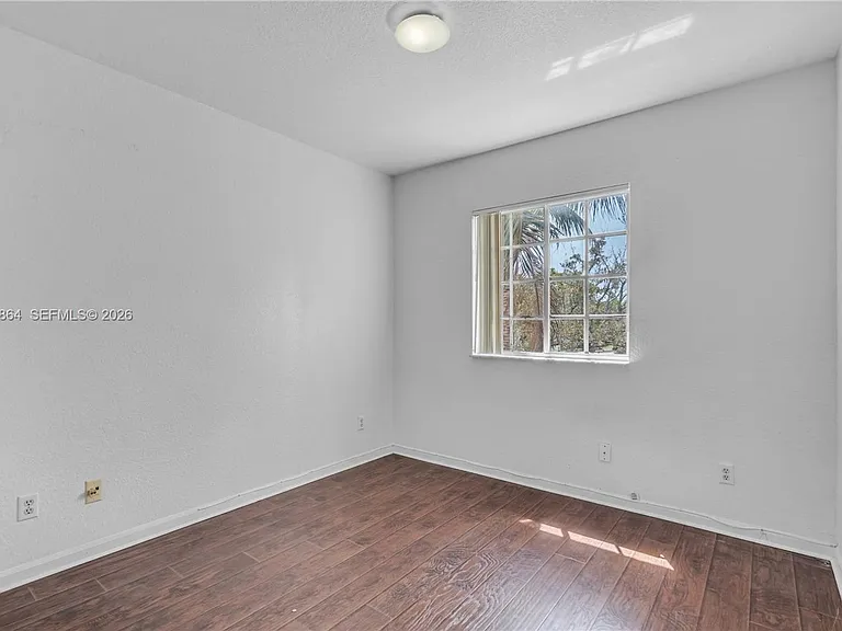 2400 SW 87th Way — Photo 13