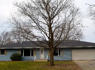 832 Maryknoll Dr, Lockport, IL 60441