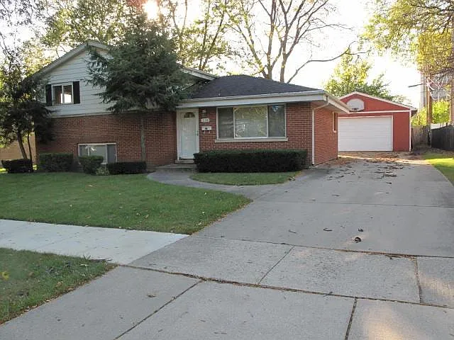 110 S Reuter Dr photo 1