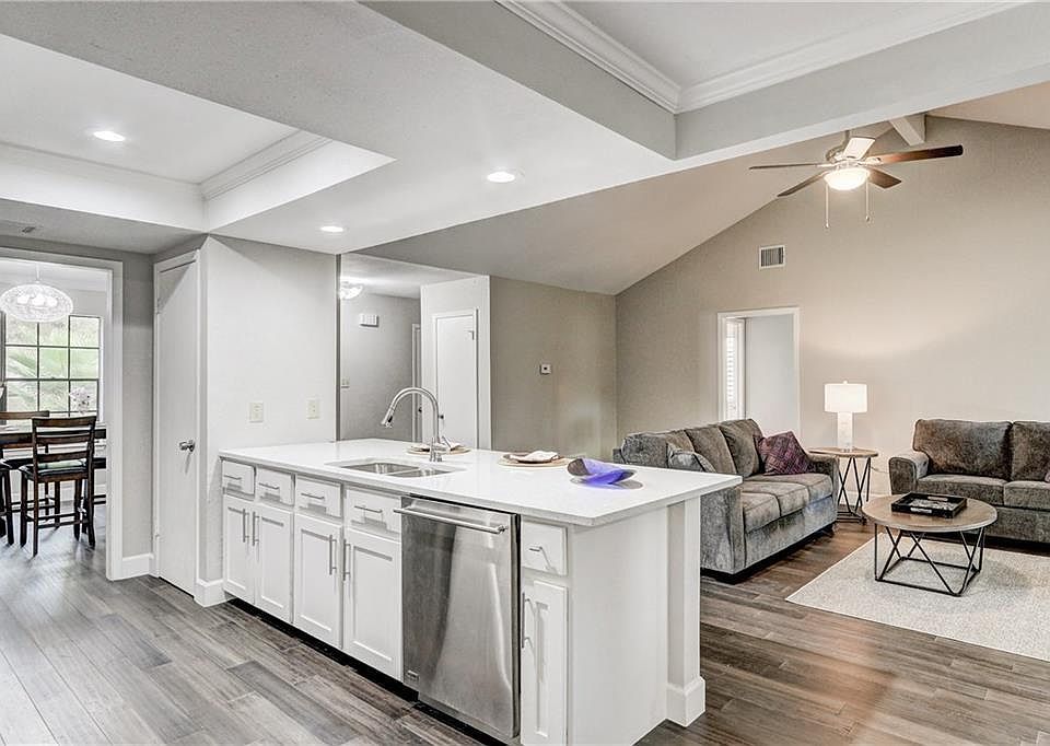 1st image of 3213 Western Dr