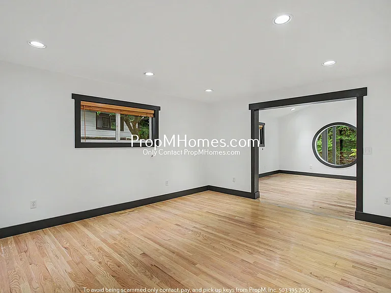 1112 Erickson St — Photo 9