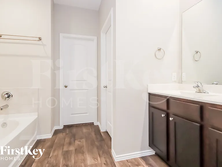 5909 Warm Bungalow Ln — Photo 9