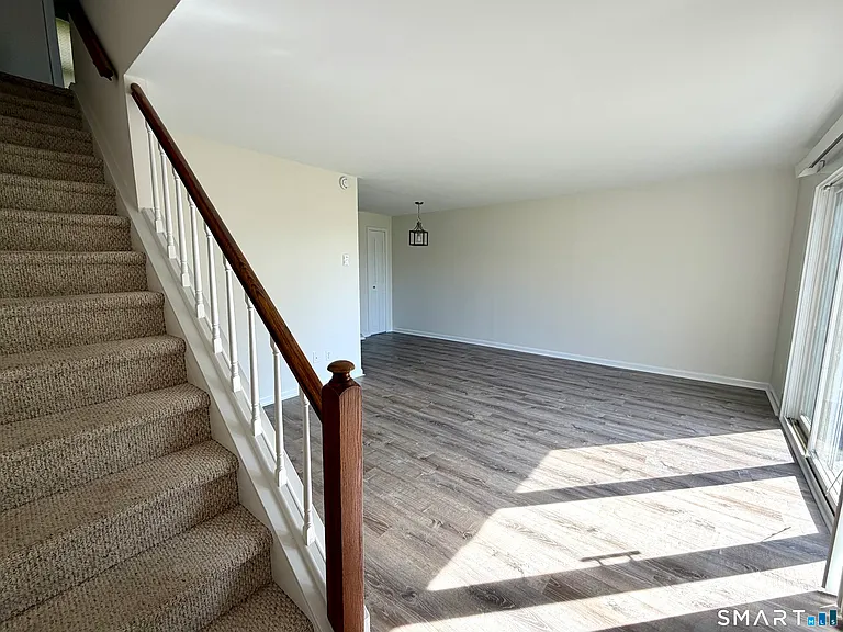 47 Old Farms Ln #47 — Photo 8