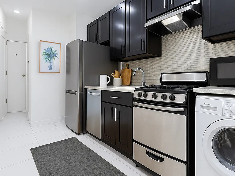 225 W 109th St #33 — Photo 4