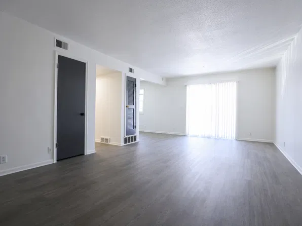 2922 N 54th St APT 4, Omaha, NE 68104