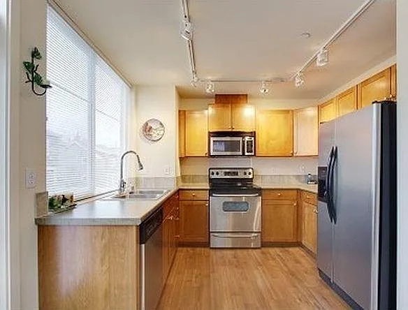 2479 NE Park Dr — Photo 5