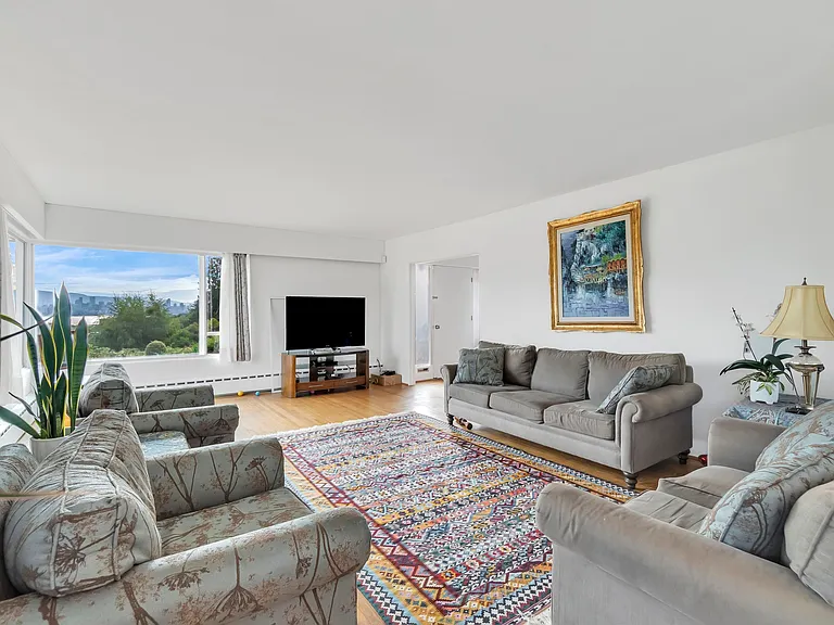 4514 Bellevue Dr — Photo 9