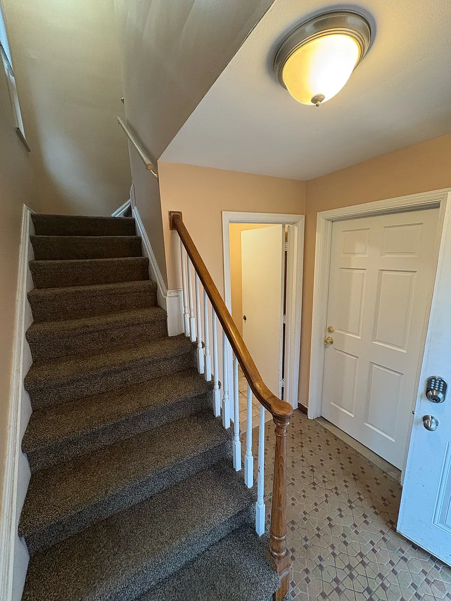 Building Photo - 14836 Rutherford St #2