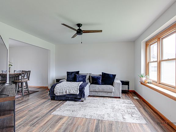 4th image of 17720 W Dartmoor Dr