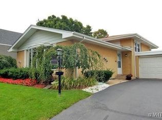 2744 Princeton Ave, Evanston, IL 60201